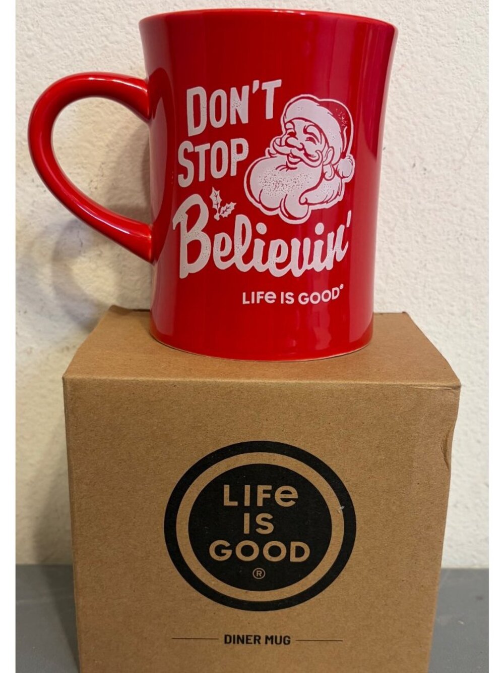 NEW LIFE IS GOOD " Don't Stop Believing" Santa 16 oz Christmas Red Mug Cup